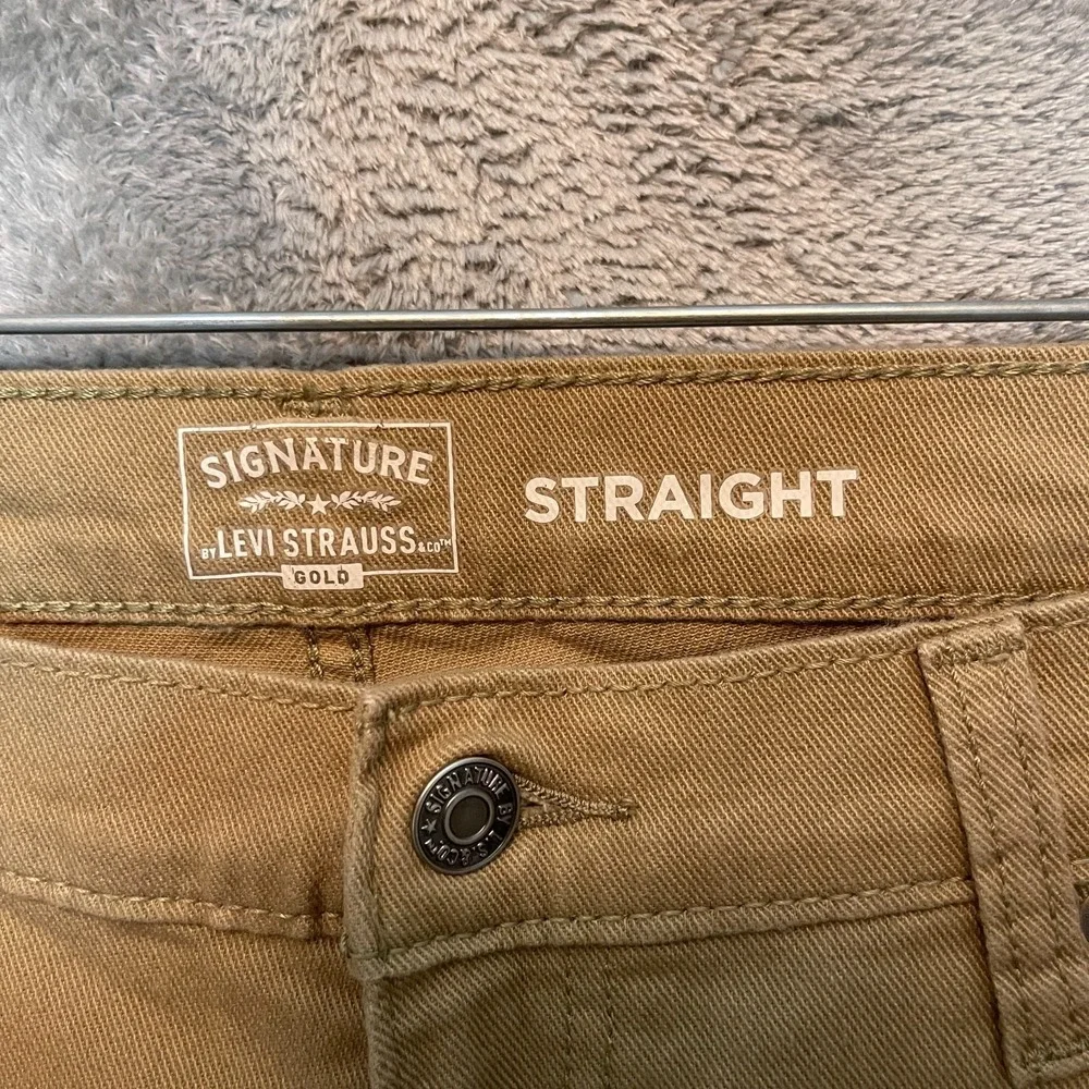 Signature Levis Mens Straight Leg Khaki Jean 36x32 Smart Casual Elevated Relaxed